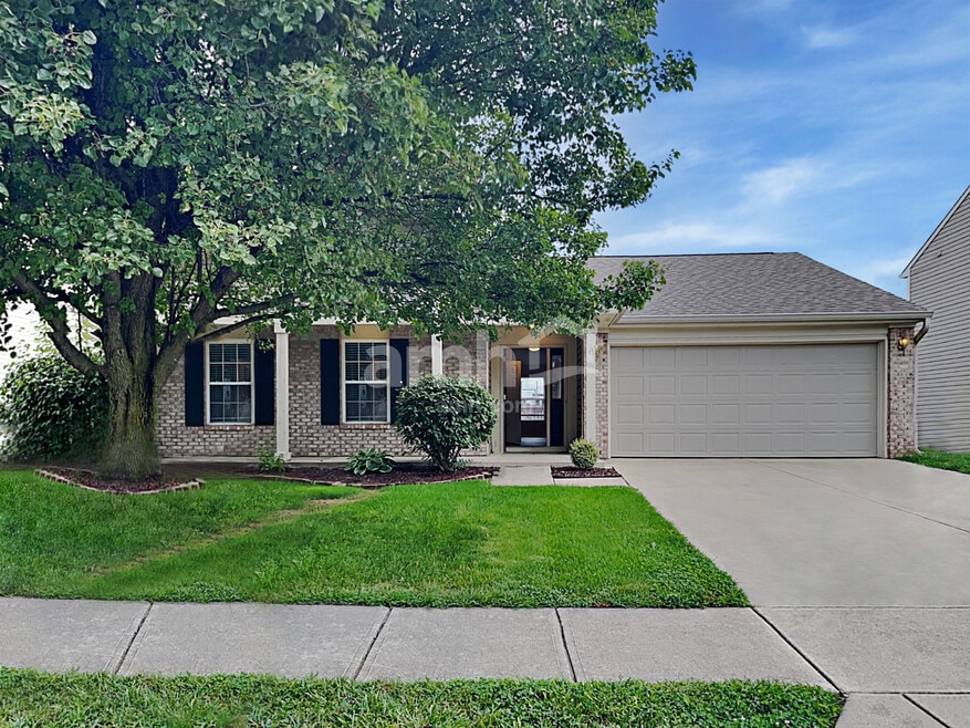 1090 Meadowview Ct, Franklin, IN 46131 - photo 1