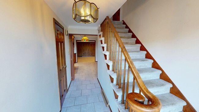 710 Florida Ave, Jeannette, PA 15644 - photo 2