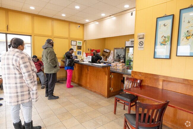 Lunchtime lines form at Mak's Chinese Food, a popular spot nearby to Campostella locals.
