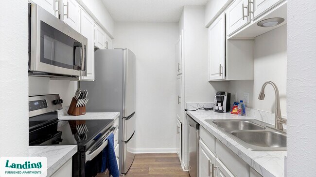 1408 Teasley Ln unit 3911.1407344, Denton, TX 76205 - photo 5