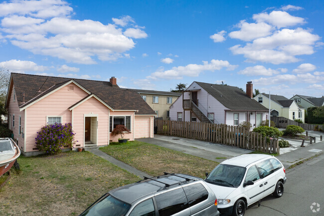 Cottage homes are the primary dwellings found in Fairfield.