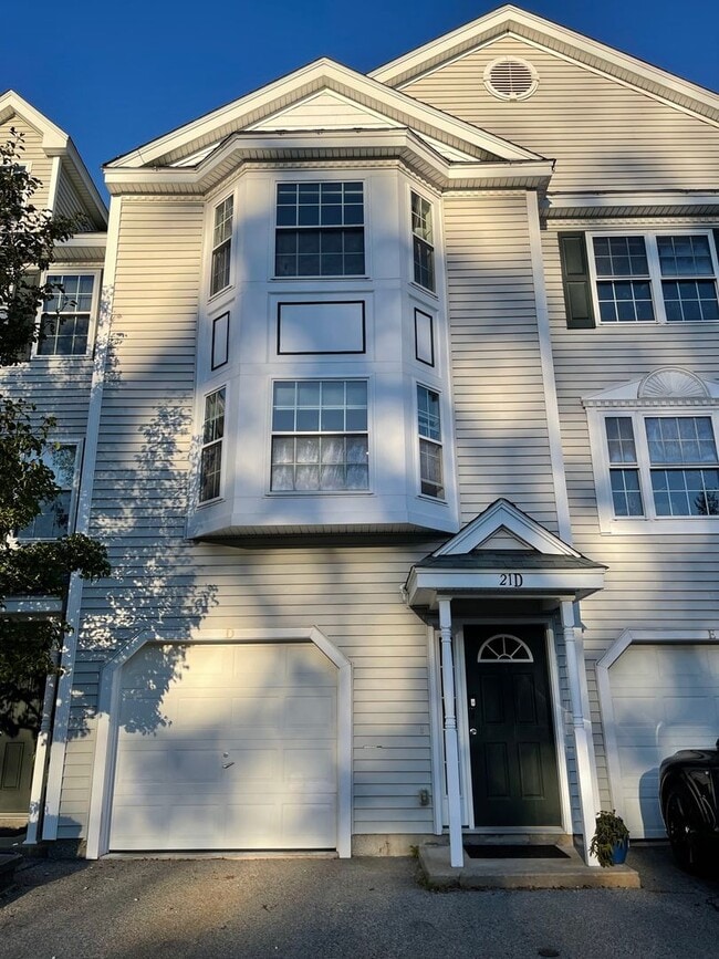 21 Merrimac Way, Tyngsborough, MA 01879