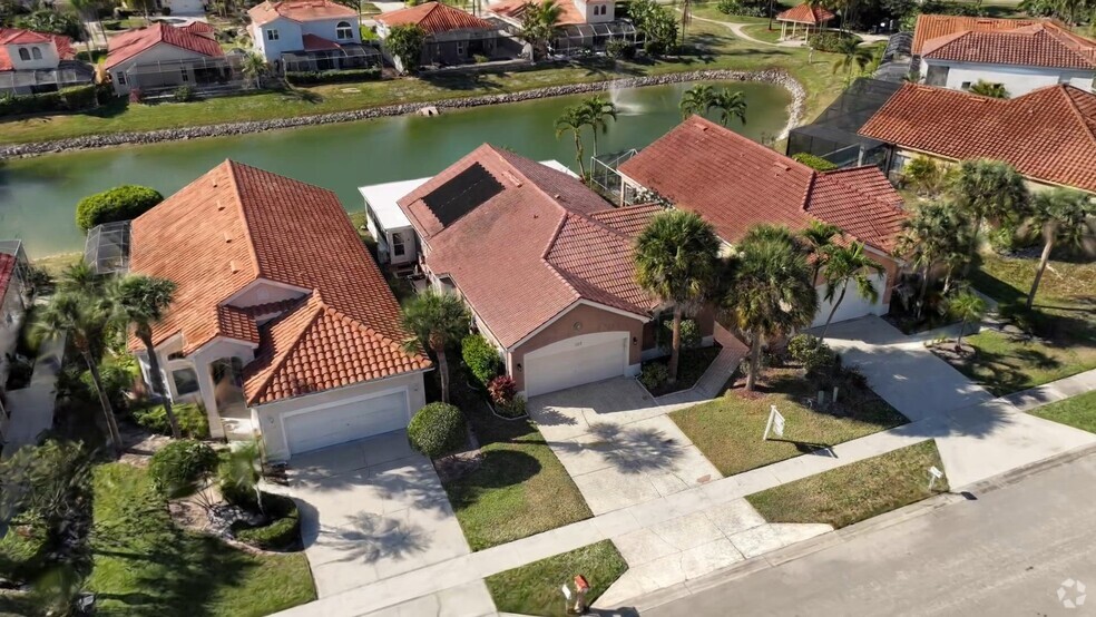 159 Lady Palm Dr, Naples, FL 34104 - photo 2