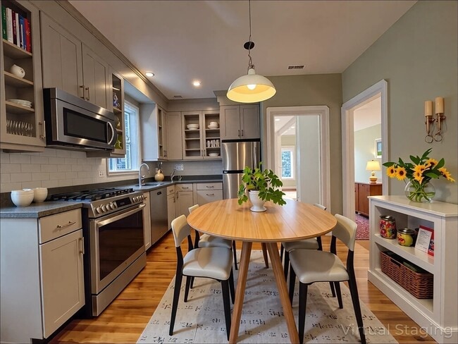 11 Traymore St unit 11, Cambridge, MA 02140 - photo 3