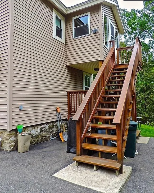 98 River St unit Floor 2, Greenfield, MA 01301 - photo 5