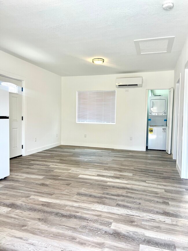 17205 Saticoy St, Los Angeles, CA 91406 - photo 3