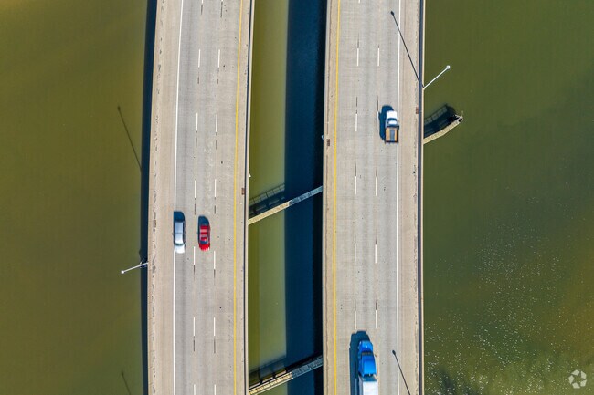 I-295 assists commuters and locals in navigating to Bordentown, NJ.