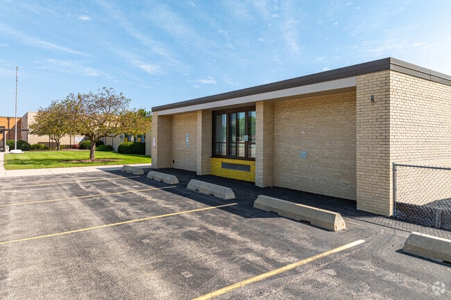 West Ridge Elementary School is located at 1347 Emerson Road.