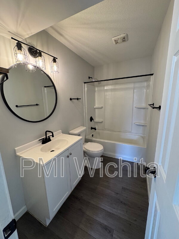 422 W Mahoney Dr, Derby, KS 67037 - photo 6