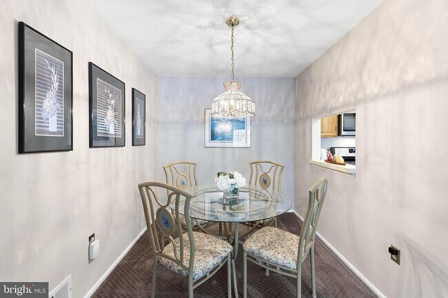 14 Cheverny Ct unit 14 Cheverny Ct, Trenton, NJ 08619 - photo 5