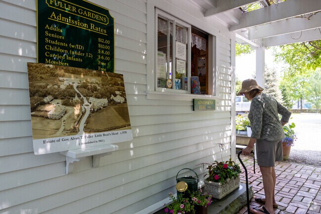 Fuller Gardens is a wonderful place to visit and offers free admission to infants.