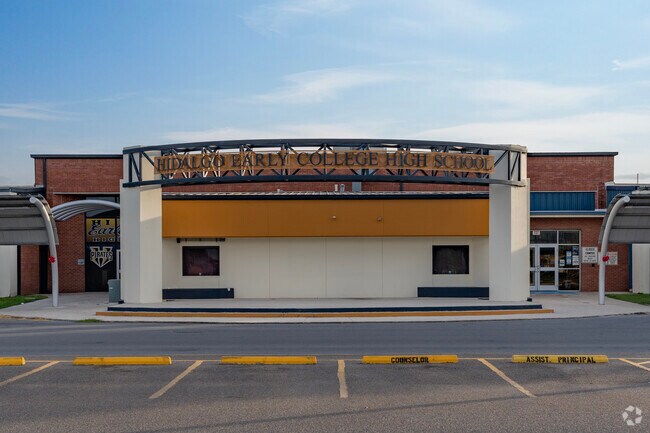 Advanced programs make Hidalgo Early College High School a top choice in San Juan.