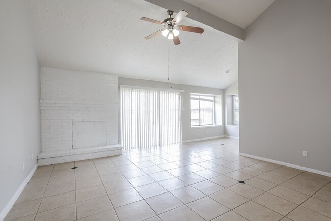 16158 Coyridge Ln, Houston, TX 77053 - photo 5