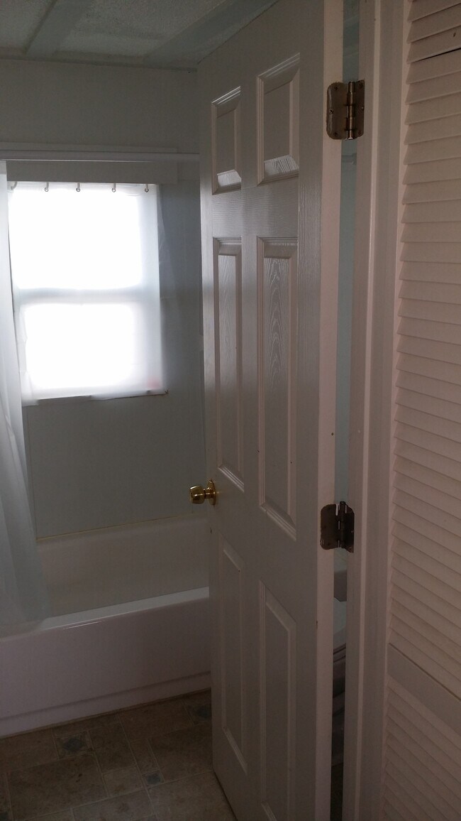 211 7th St unit 211 B, Ogden, KS 66517 - photo 4