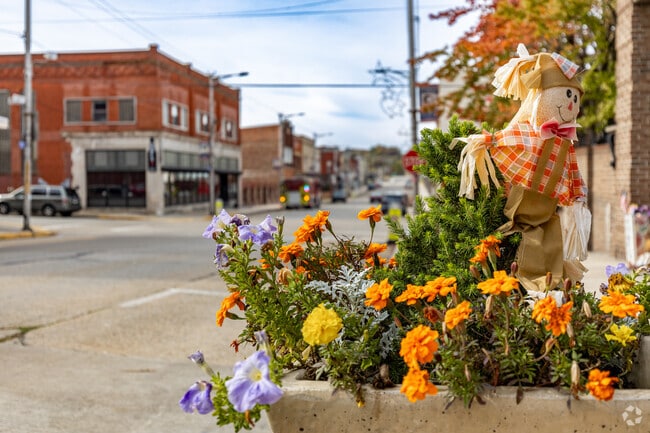 Enjoy the many shops and restaurants on Clay Avenue in Downtown Jeannette.