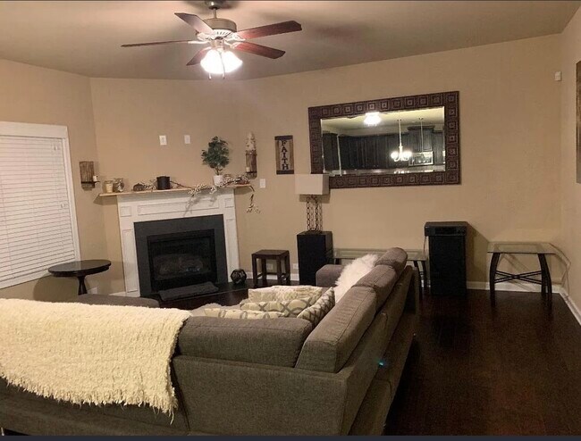 3911 Kingfisher Dr, Atlanta, GA 30349 - photo 5