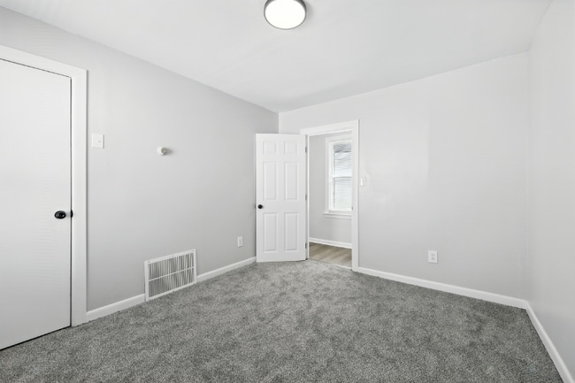 118 Parkdale Ave, Hampton, VA 23669 - photo 4