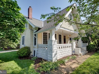 1542 Chain Bridge Rd, McLean, VA 22101