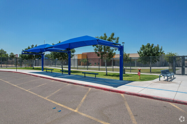There are shaded bus loading zones at Pima Elementary in Scottsdale.
