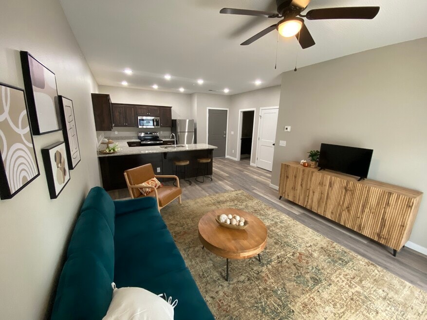 The Vibe Crossing, Springfield, MO 65807 - photo 1