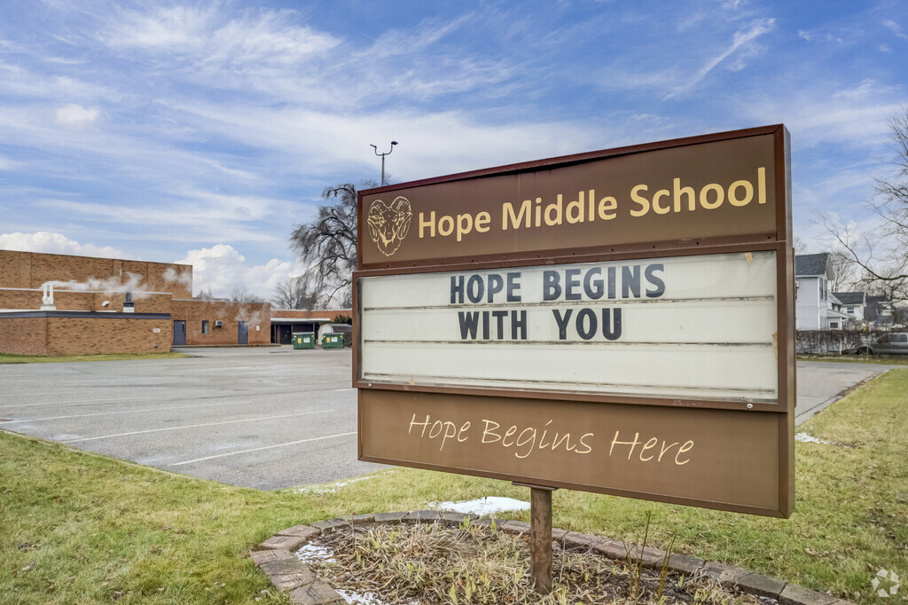 Hope Middle School, Signage