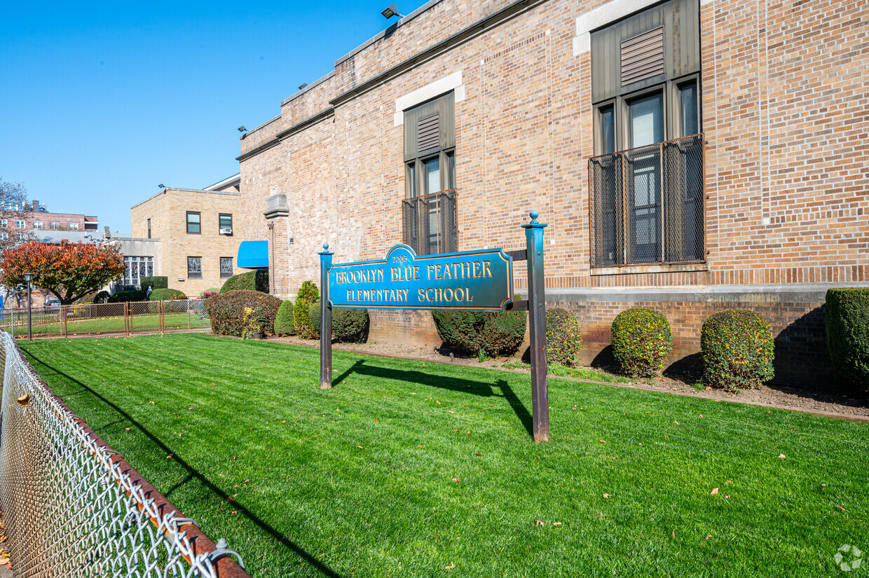 Brooklyn Blue Feather School Elementary School, Brooklyn NY Rankings &  Reviews - Homes.com