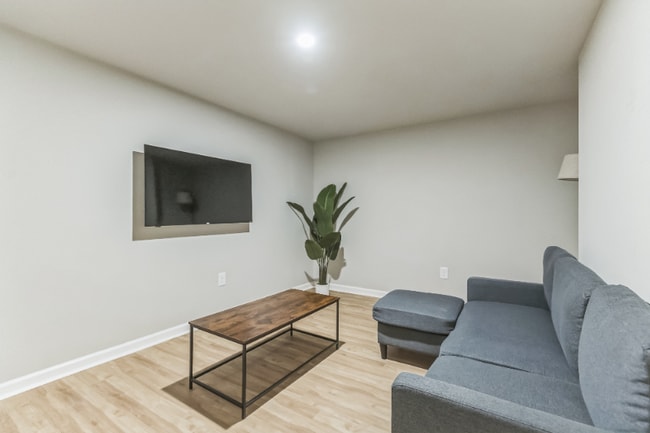 2265 Wildwood Dr, Clarksville, TN 37040 - photo 5