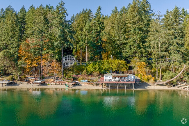 A relaxing beach bungalow and cottage along Lorenz RD NW.