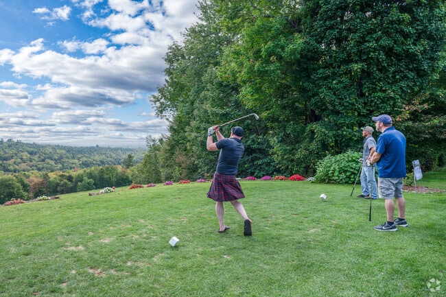 Enjoy a picturesque round at Jato Highlands Golf Course in Lincoln.