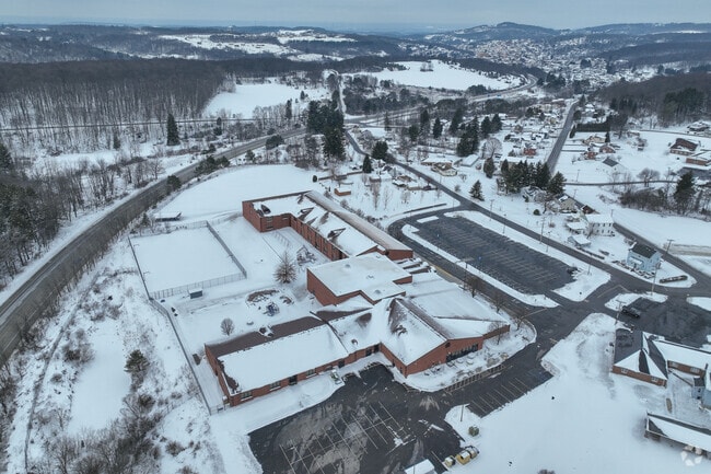 Windber Elementary School has a student-teacher ratio of 16:1.