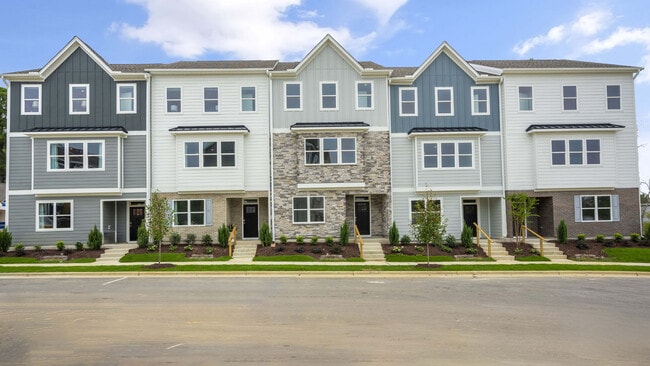 601 Dorset Stream Dr unit 36205225, Fuquay Varina, NC 27526 - photo 5