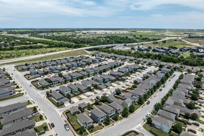 Blanco River District has wide streets with easy access to Austin.