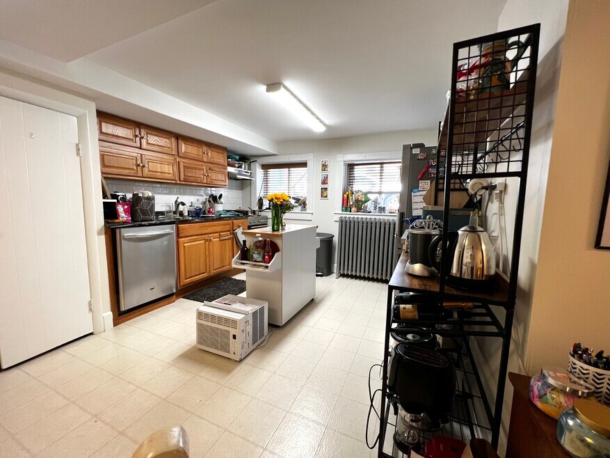 1750 Beacon St unit 10, Brookline, MA 02445 - photo 1