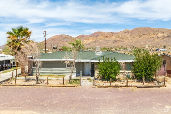 Ranch style homes in Yermo have views of the Calico Mountains.