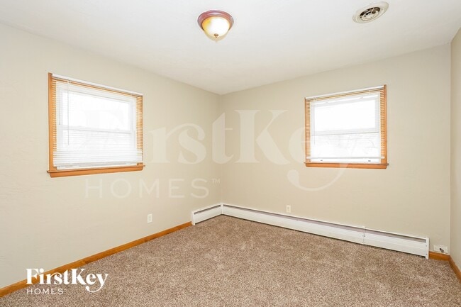 17922 Rose St, Lansing, IL 60438 - photo 7