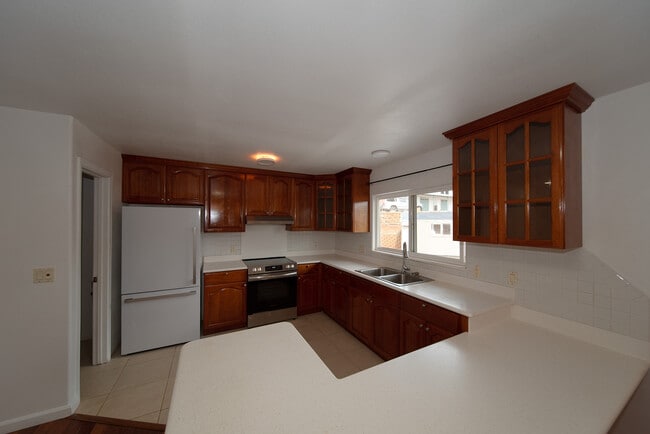 99-060 Nalopaka Place unit 1 Bedroom, Aiea, HI 96701 - photo 4