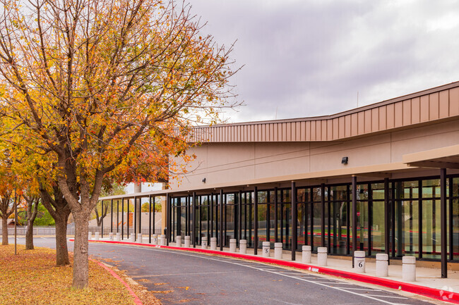 Chisholm Elementary School is a quality school located in Chisholm area.