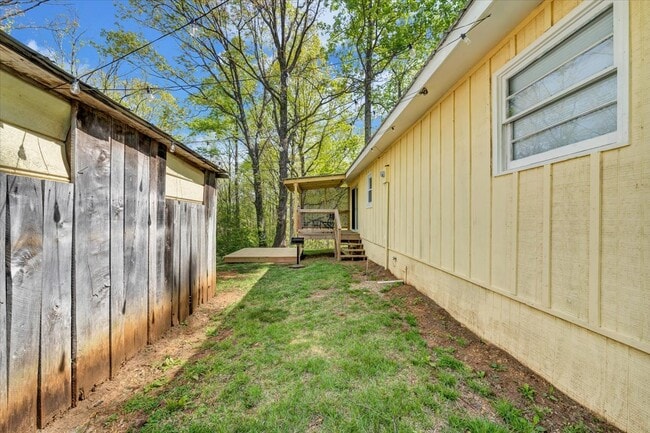 1004 Rock Castle Ln SE, Floyd, VA 24091 - photo 5