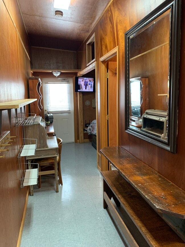 5843 N Highway 1 unit 1., Lockport, LA 70374 - photo 3