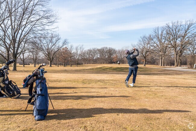 Bring your clubs to the golf course at Lake Bluff Park near the Knollwood neighborhood.
