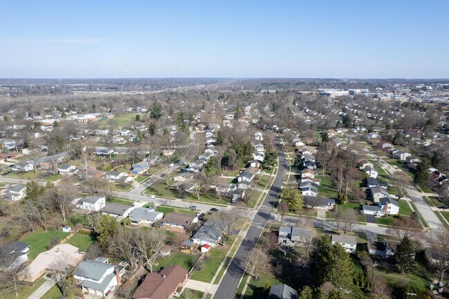 Several subdivisions showcase mid-century ranches, reflecting Worthington’s suburban development history.
