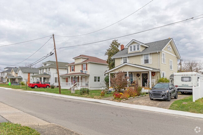 Oakview-Blackburn residents have many different styles of homes to choose from.