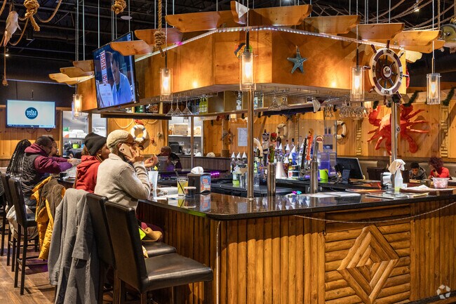 The Rock & Toss Crab House in Yorktown serves seafood and is highly rated.