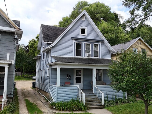 1119 Emerald St unit 1, Madison, WI 53715 - photo 2