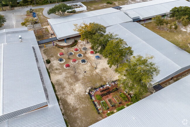 Discovery Elementary School - Gardens