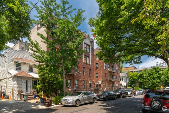 Yeshiva Vyelipol is an all-boys, private Jewish school in Midwood, Brooklyn.