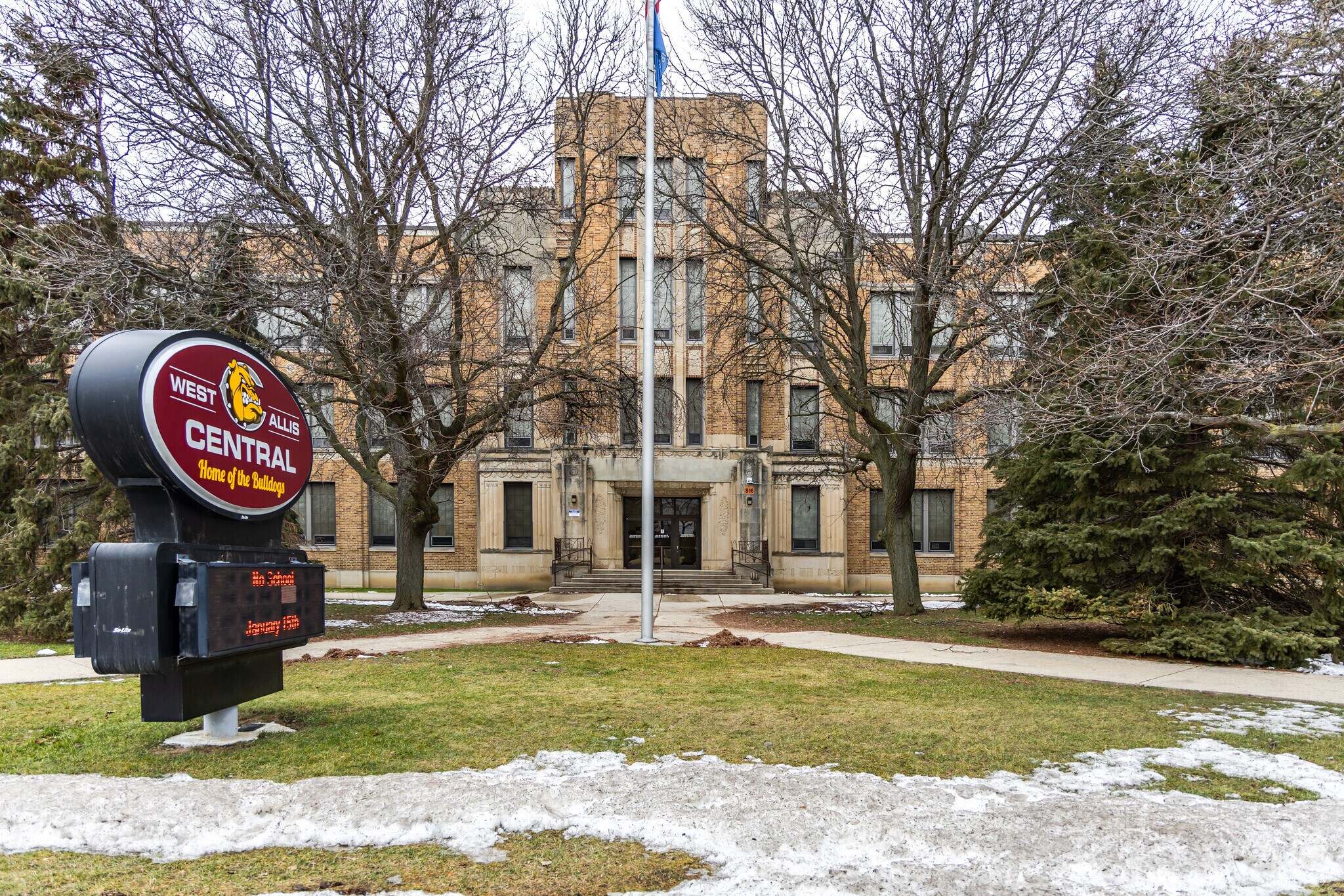 Central High School is a well-rated high school near West View.