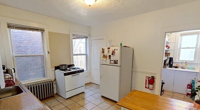 162 Kelton St unit 3, Allston, MA 02134 - photo 2