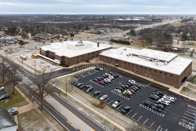 Sperreng Middle School in Sappington, MO offers various activities for students.