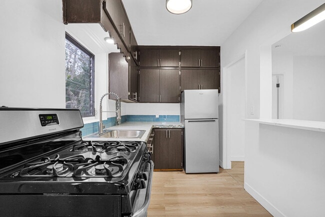 749 NE 122nd St unit 4, North Miami, FL 33161 - photo 2